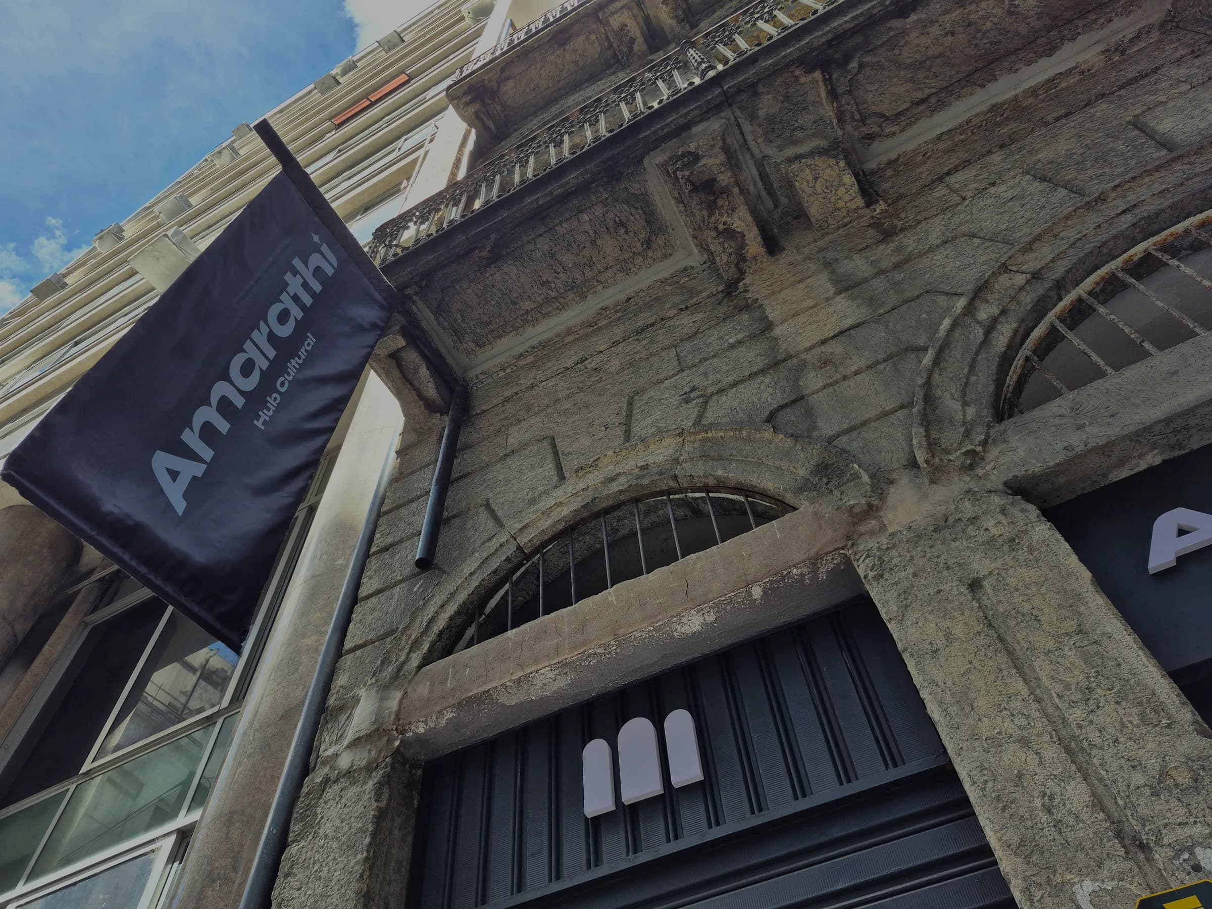 Fachada da Amarathi Hub Cultural no Centro Histórico do Rio